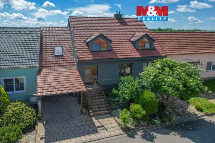 Prodej rodinného domu, Hovorany, 262 m2