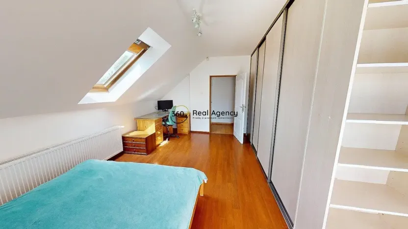 Pronájem rodinného domu, Psáry, U Potoka, 163 m2