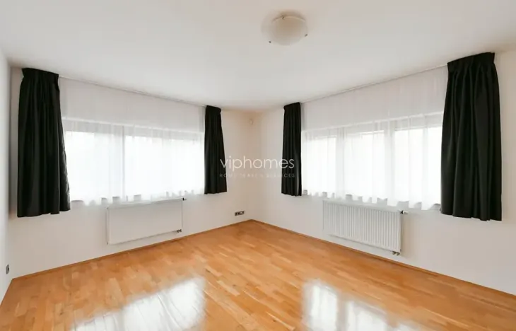 Pronájem vily, Praha - Nebušice, 360 m2
