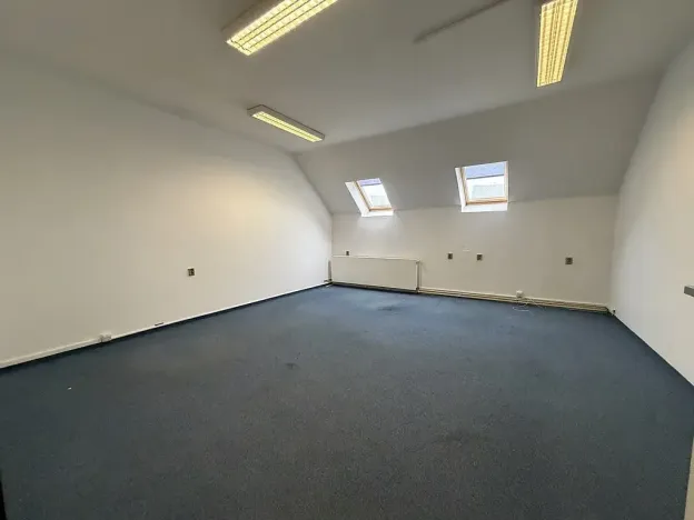 Pronájem kanceláře, Praha - Libuš, Libušská, 130 m2