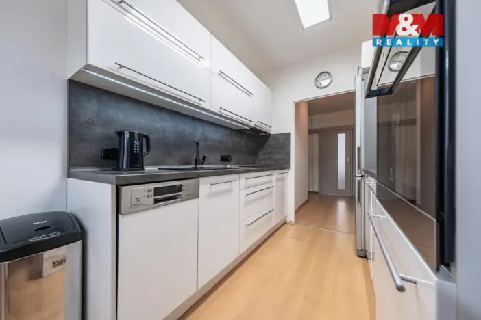 Prodej bytu 3+1, Praha - Stodůlky, Borovanského, 74 m2