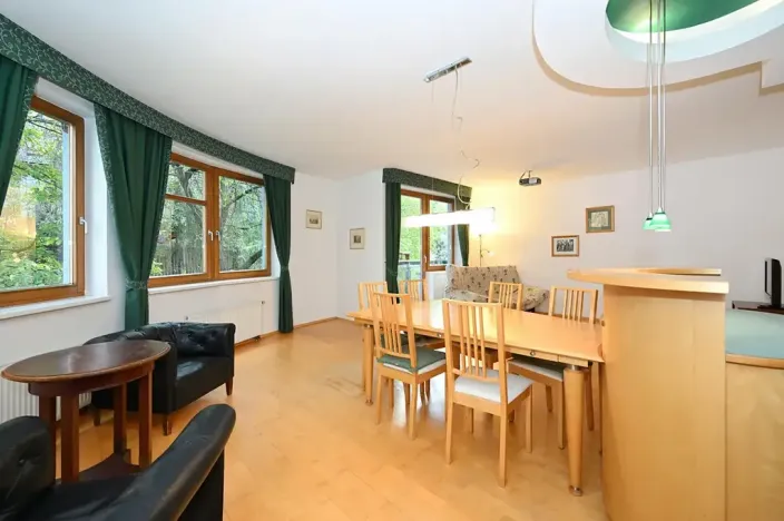 Pronájem bytu 3+kk, Praha - Žižkov, Jeseniova, 99 m2