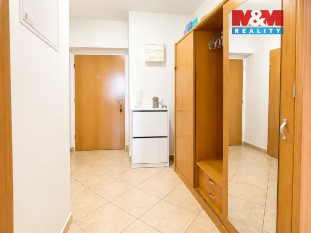 Pronájem bytu 1+kk, Praha - Horní Měcholupy, Boloňská, 33 m2