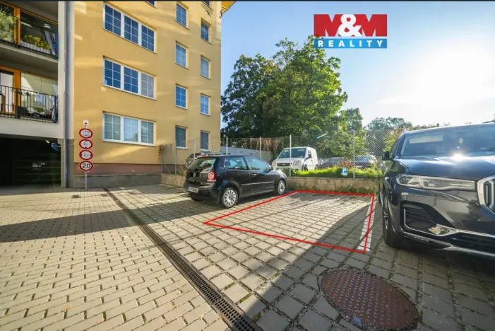 Prodej garážového stání, Brno - Staré Brno, Hybešova, 13 m2