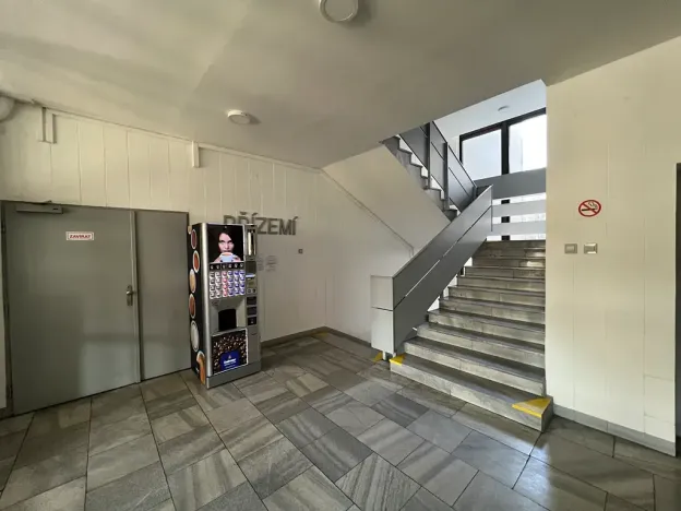 Pronájem skladu, Praha - Holešovice, Jankovcova, 33 m2