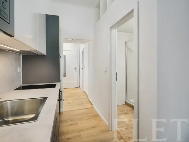 Pronájem bytu 1+kk, Praha - Karlín, Křižíkova, 22 m2