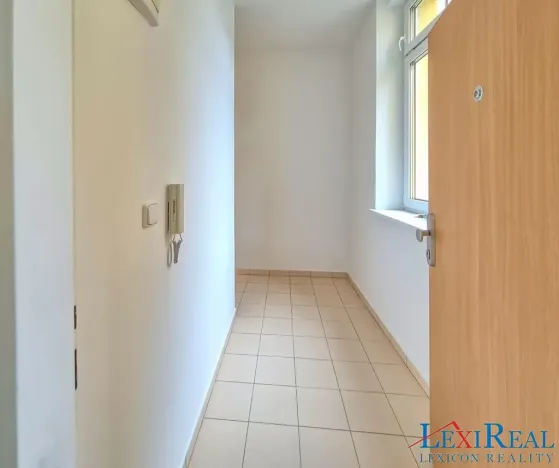 Pronájem bytu 1+1, Praha - Nusle, Bělehradská, 28 m2