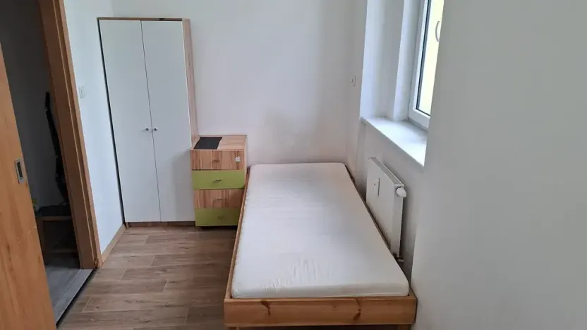 Pronájem bytu 1+kk, Jihlava, Hálkova, 18 m2