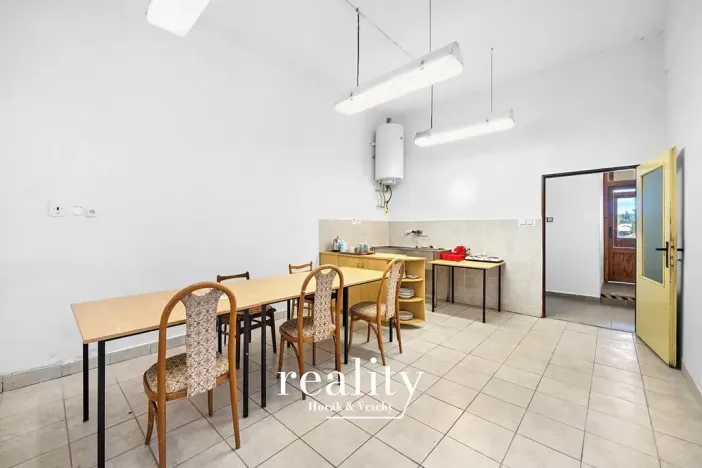 Pronájem komerční nemovitosti, Hladov, 3500 m2
