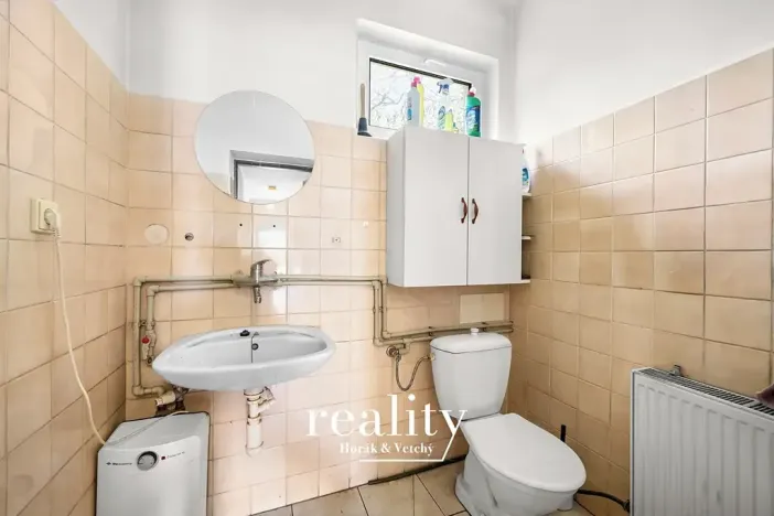 Pronájem komerční nemovitosti, Hladov, 3500 m2