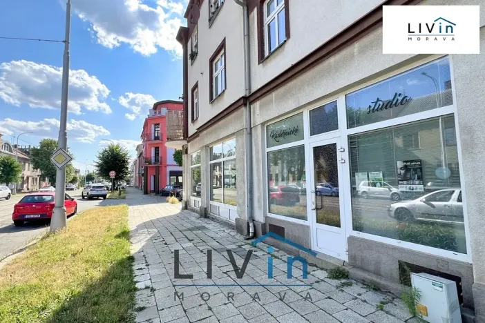 Pronájem obchodního prostoru, Olomouc, Smrčkova, 32 m2