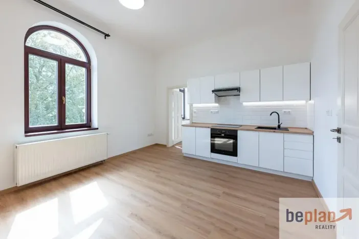 Pronájem bytu 2+kk, Lázně Bělohrad, Náměstí K. V. Raise, 62 m2