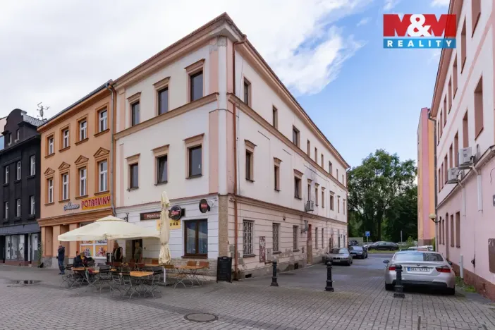 Pronájem atypického bytu, Sokolov, Staré náměstí, 200 m2