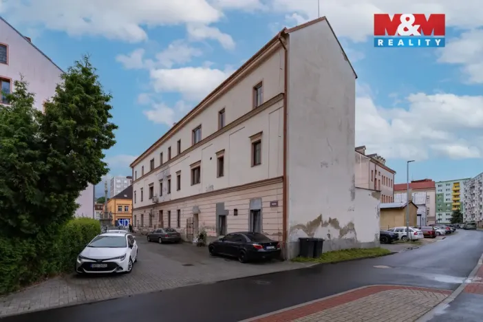 Pronájem atypického bytu, Sokolov, Staré náměstí, 200 m2