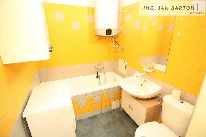 Pronájem bytu 1+kk, Jihlava, Palackého, 35 m2