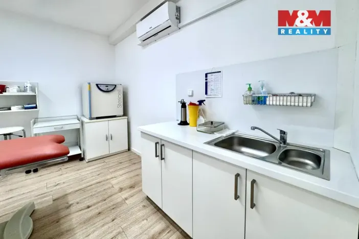 Pronájem obchodního prostoru, Liberec, Moskevská, 90 m2