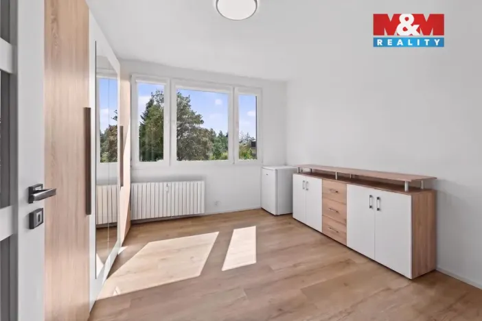 Prodej bytu 3+1, Třeboň - Třeboň II, Nádražní, 63 m2