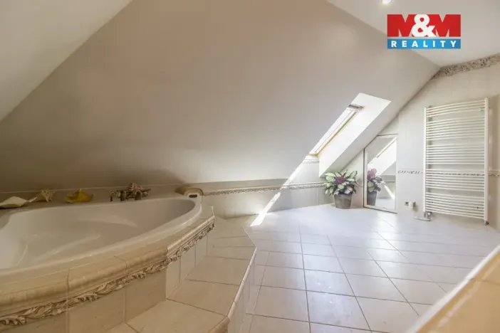 Prodej rodinného domu, Třebestovice, V zákruží, 280 m2