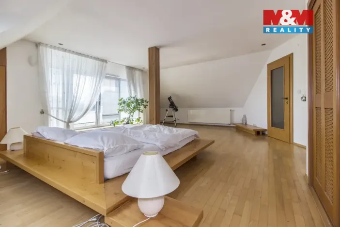 Prodej rodinného domu, Třebestovice, V zákruží, 280 m2