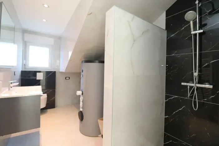 Prodej rodinného domu, Tribunj, Chorvatsko, 221 m2