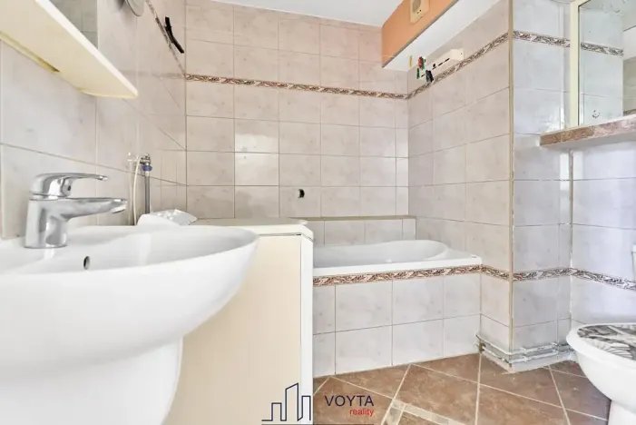 Prodej bytu 2+1, Karlovy Vary, Anglická, 48 m2