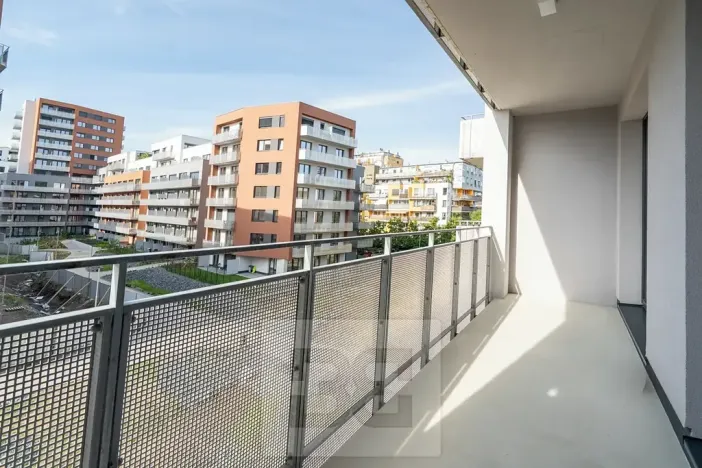 Pronájem bytu 2+kk, Praha - Vysočany, Poděbradská, 51 m2