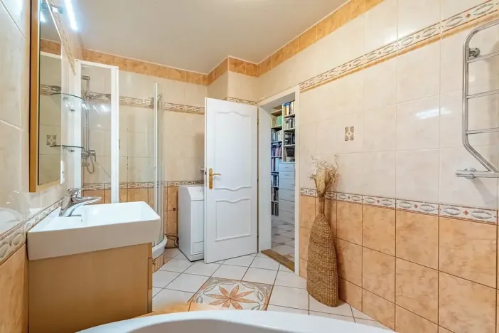 Prodej bytu 4+1, Praha - Žižkov, V kapslovně, 100 m2