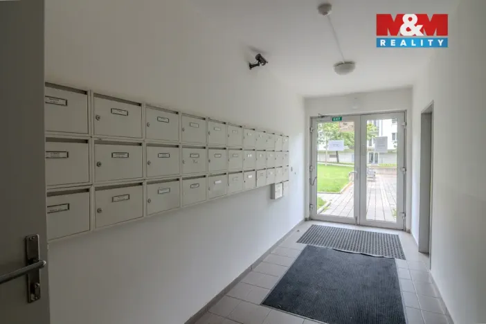 Pronájem bytu 2+kk, Praha, Názovská, 50 m2