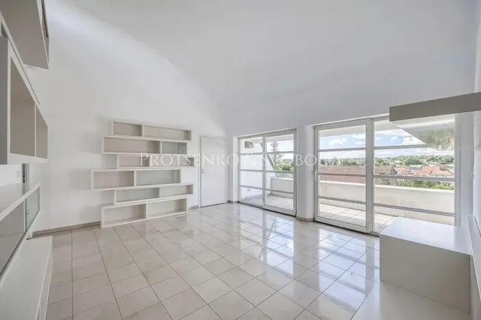 Prodej ubytování, Křižanov, Benešovo náměstí, 530 m2