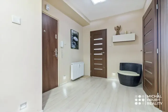 Prodej bytu 2+kk, Ostrava, Vrázova, 79 m2