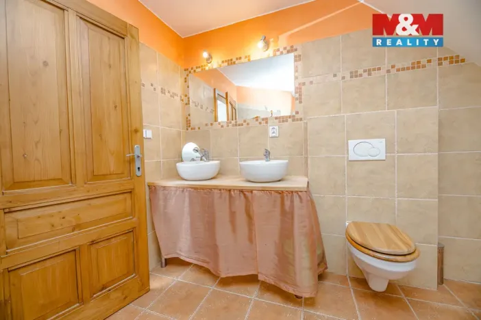 Prodej rodinného domu, Deštné v Orlických horách, 400 m2