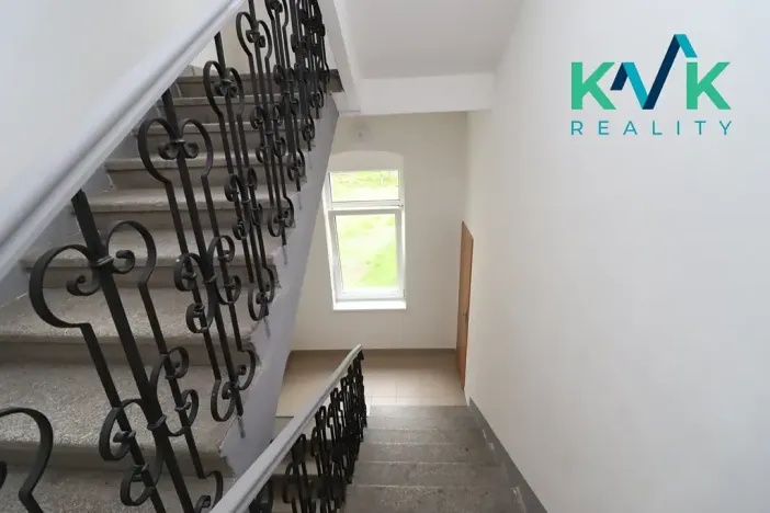 Pronájem bytu 3+1, Karlovy Vary, Šmeralova, 85 m2