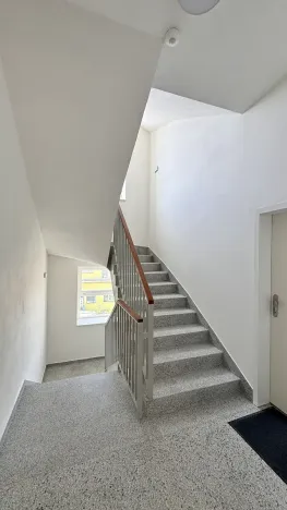 Pronájem bytu 1+kk, Brno, Březinova, 42 m2
