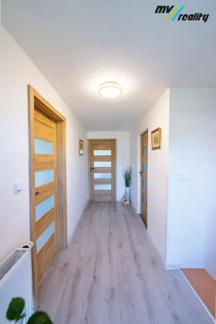 Prodej rodinného domu, Radim, 258 m2