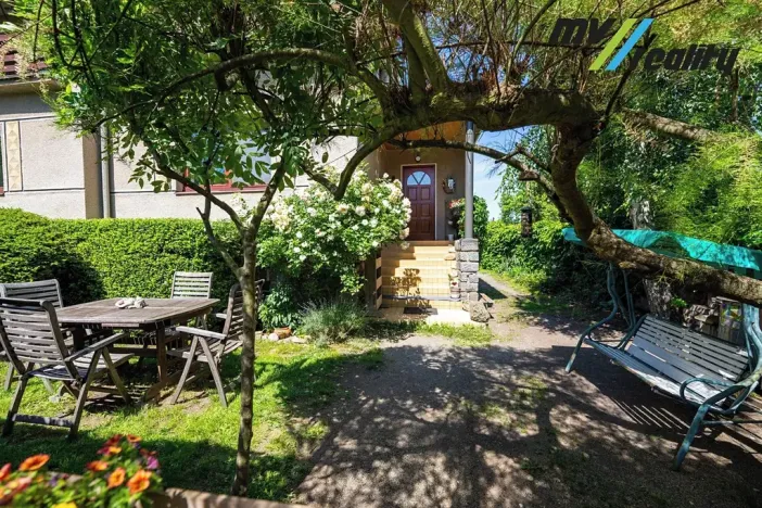 Prodej rodinného domu, Radim, 258 m2