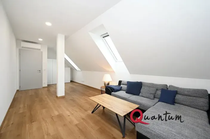 Pronájem kanceláře, Praha - Holyně, Za Knotkem, 79 m2