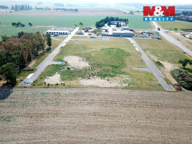 Prodej komerčního pozemku, Valeč, 730 m2