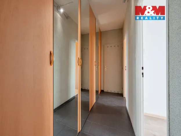 Prodej bytu 3+1, Praha - Kobylisy, Košťálkova, 66 m2