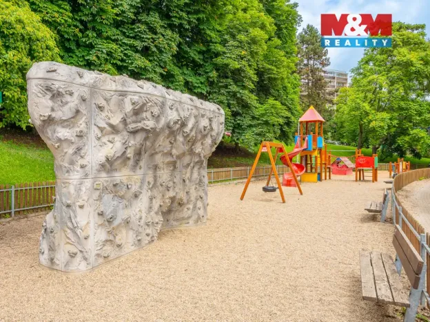 Prodej bytu 3+1, Praha - Kobylisy, Košťálkova, 66 m2