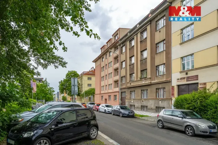 Prodej bytu 2+1, Praha - Žižkov, Jeseniova, 74 m2