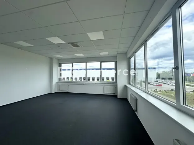 Pronájem kanceláře, Brno, Letiště Brno-Tuřany, 300 m2