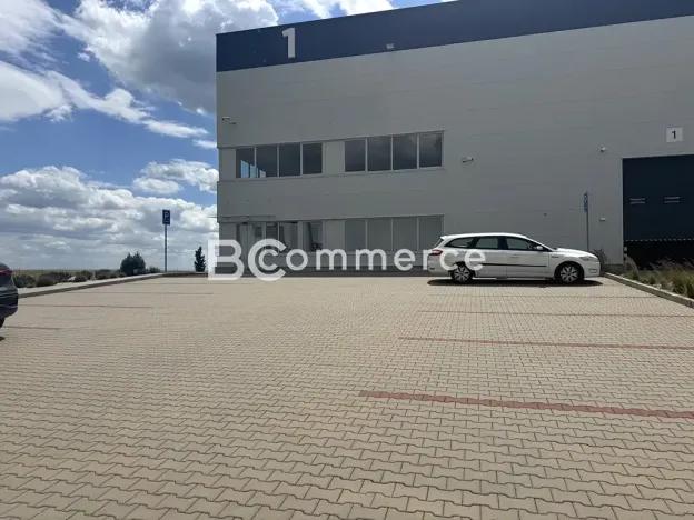 Pronájem kanceláře, Brno, Letiště Brno-Tuřany, 600 m2