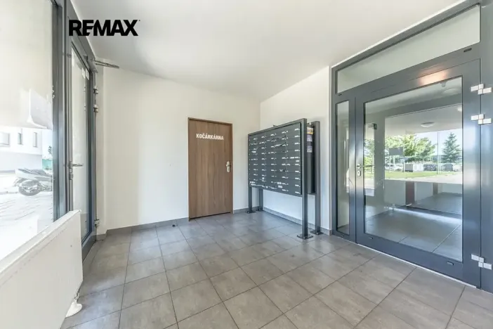 Prodej bytu 1+kk, Praha - Hloubětín, Za černým mostem, 31 m2