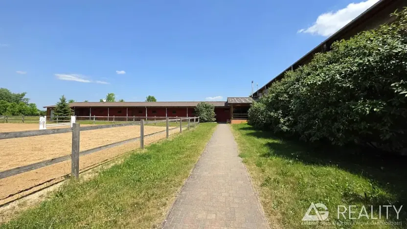 Prodej zemědělského objektu, Úžice, 5128 m2