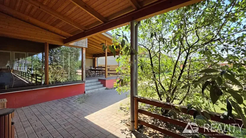 Prodej zemědělského objektu, Úžice, 5128 m2