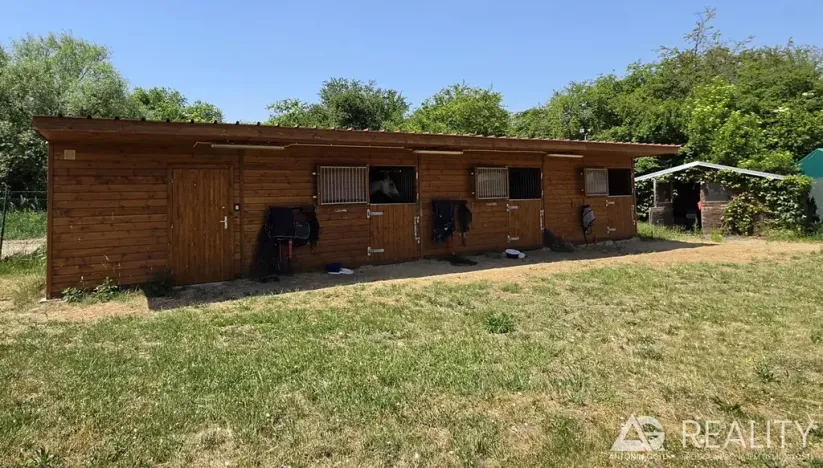 Prodej zemědělského objektu, Úžice, 5128 m2