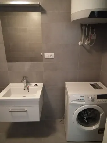 Pronájem bytu 1+kk, Praha - Karlín, Pobřežní, 41 m2
