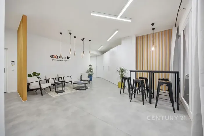 Pronájem kanceláře, Praha - Smíchov, Na Zatlance, 232 m2