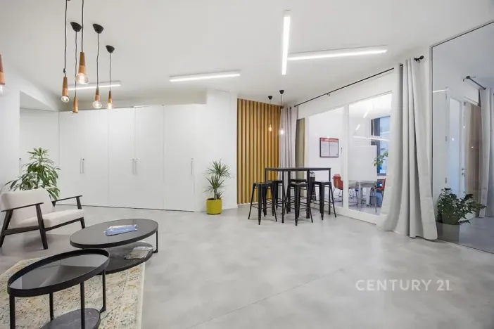 Pronájem kanceláře, Praha - Smíchov, Na Zatlance, 232 m2