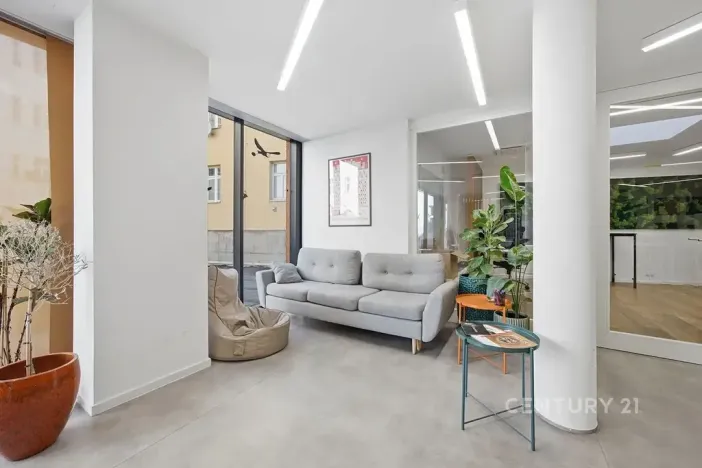 Pronájem kanceláře, Praha - Smíchov, Na Zatlance, 232 m2